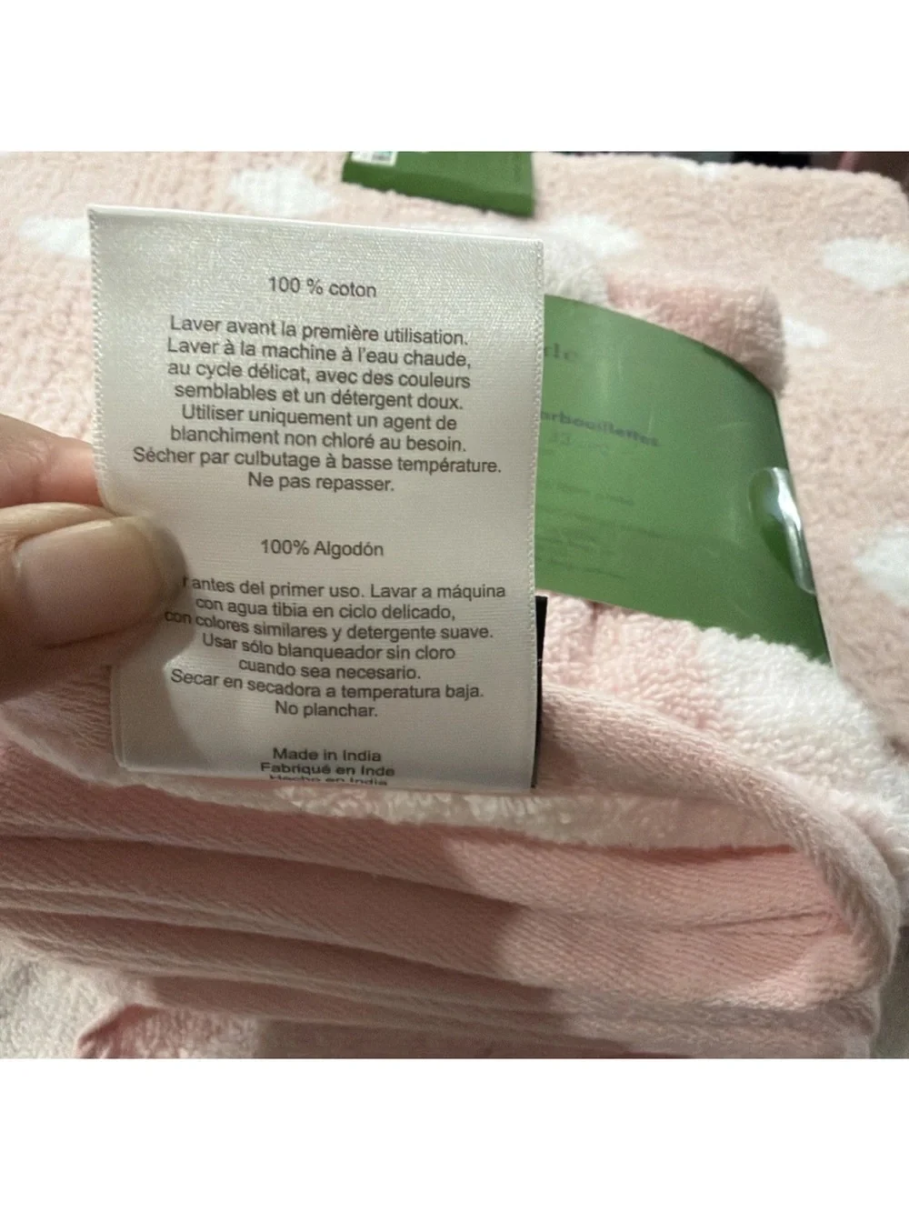 Kate Spade Large 21X34 Pink White Polka Dot Soft Plush Bath Rug & 4 Washcloths